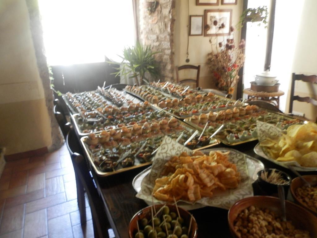 Residenza Di Paese Castello Del Poggio Hotel Ferentillo Ngoại thất bức ảnh